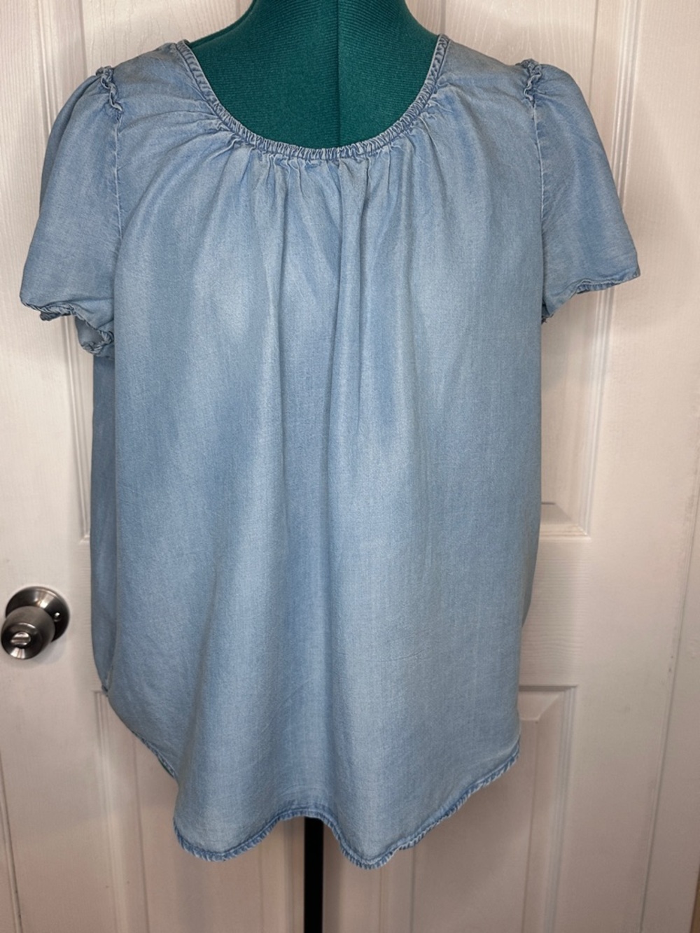 LC Lauren Conrad Light Blue Chambray Peasant Top